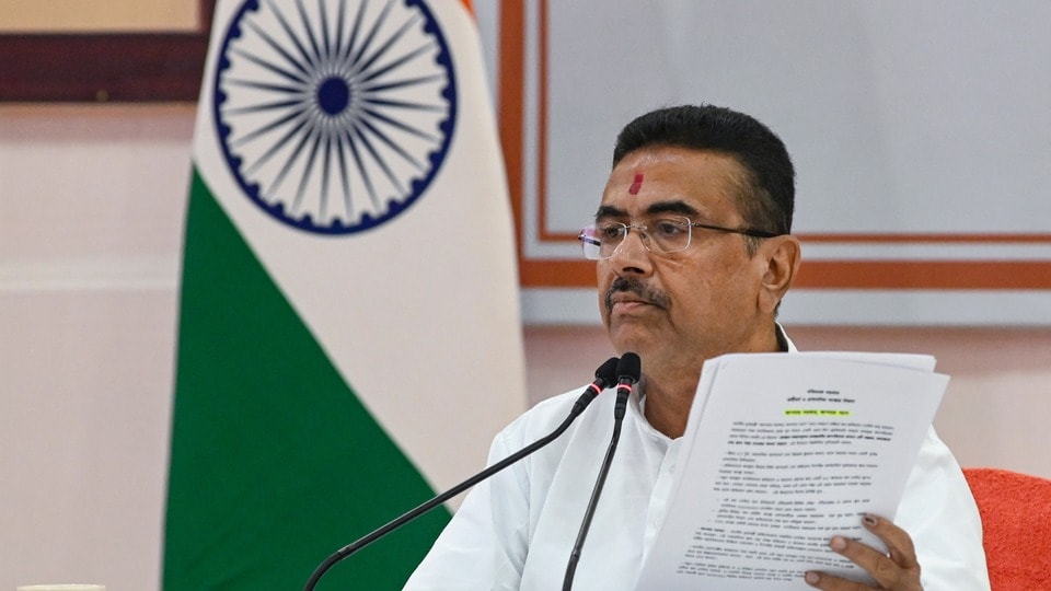 স্বরাষ্ট্র-সহ একাধিক গুরুত্বপূর্ণ দপ্তর নিজের হাতেই রাখছেন মুখ্যমন্ত্রী। আইন, বিদ্যুৎ এবং ভূমি ও ভূমি রাজস্ব দপ্তরের দায়িত্বও তাঁর কাছেই থাকছে। (PTI)