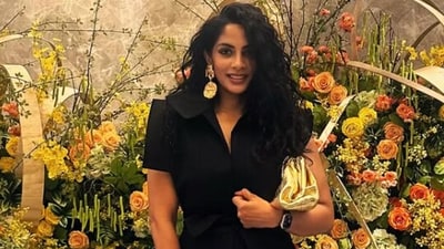 <p>పొట్టి డ్రెస్ లో సలార్ విలన్ శ్రియా రెడ్డి ఫొటోలు సోషల్ మీడియాలో వైరల్ గా మారాయి. </p> (instagram-Sriya Reddy) <p>పొట్టి డ్రెస్ లో సలార్ విలన్ శ్రియా రెడ్డి ఫొటోలు సోషల్ మీడియాలో వైరల్ గా మారాయి. </p> (instagram-Sriya Reddy)