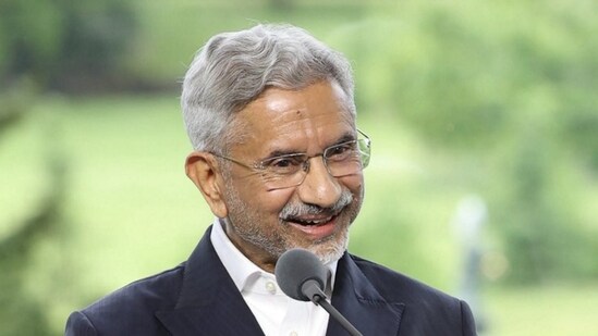 Don’t teach us the game: Jaishankar, subtly, points out Europe, US hypocrisy over Russia oil purchase  www.hindustantimes.com