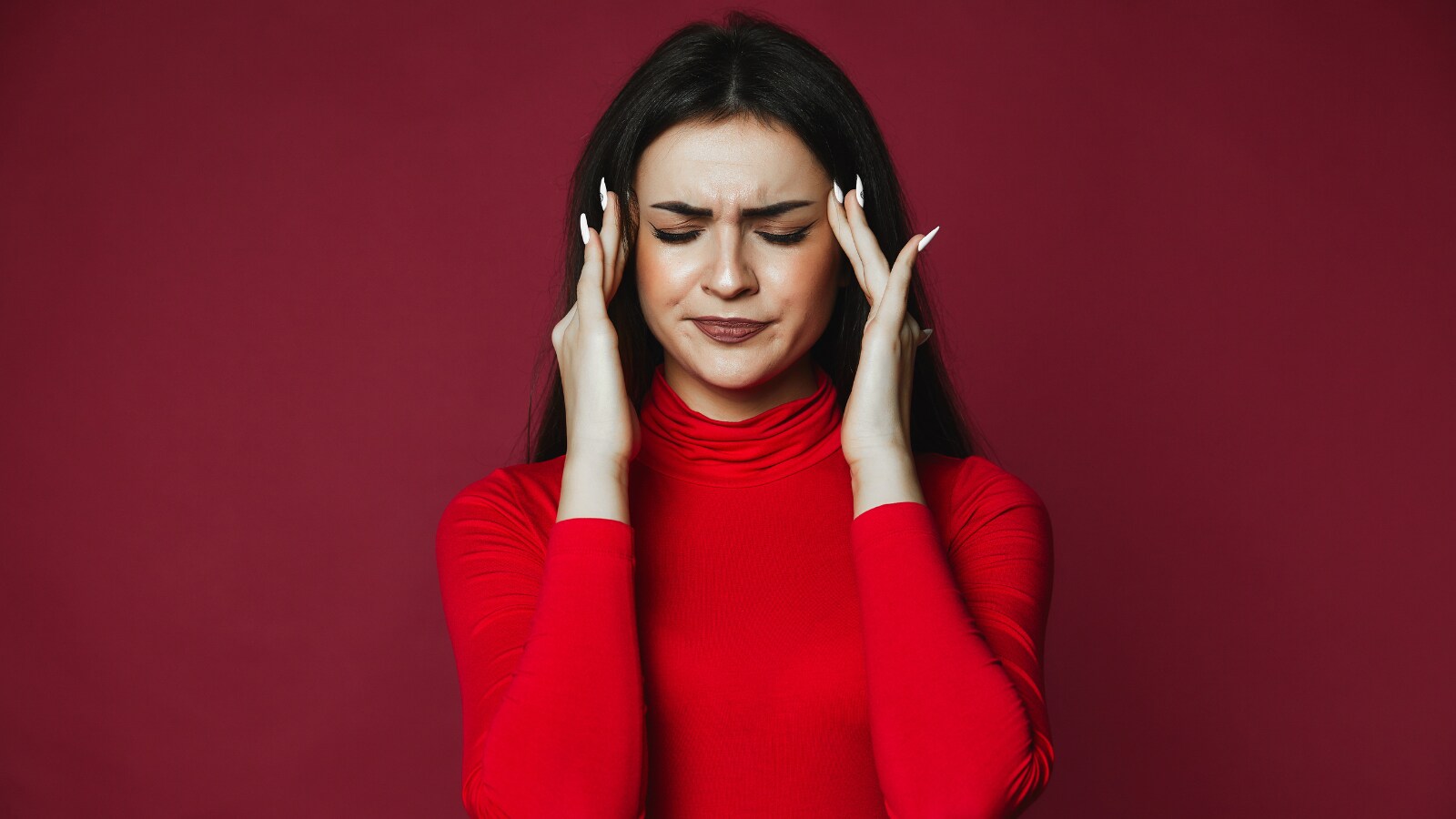 Headache is a common sign of dehydration. (Picture credit: Freepik)