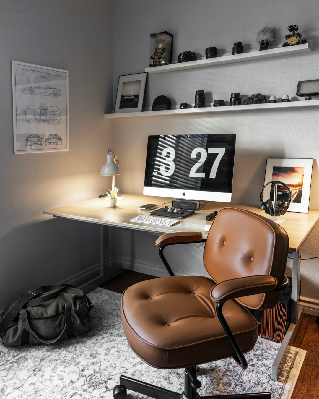 There should be adequate support for the back from the chair, the screen should be at eye level, and the height of the table must enable the shoulders and arms to stay relaxed. (Unsplash) There should be adequate support for the back from the chair, the screen should be at eye level, and the height of the table must enable the shoulders and arms to stay relaxed. (Unsplash)