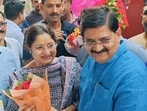 Union minister Annapurna Devi being welcomed by MLA Raj Sinha in Dhanbad on Saturday (HT PHOTO)