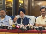 Union petroleum and natural gas minister Hardeep Singh Puri addressing the media in Ludhiana on Saturday. (HT)