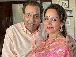 ধর্মেন্দ্রর মা-বাবার সঙ্গে সম্পর্ক কেমন ছিল ২য় বউ হেমার?