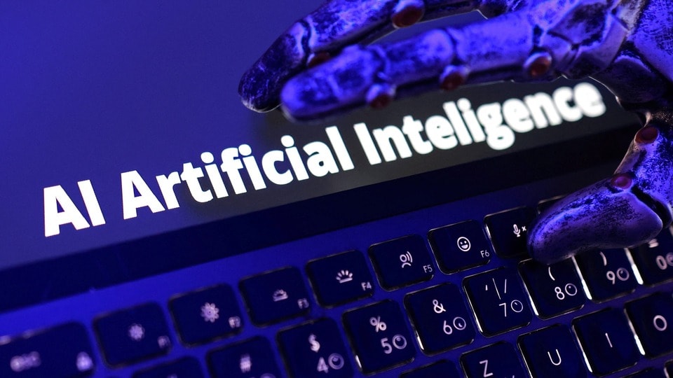 ভারতের প্রথম ওরাকেল AI ডেটা ল্যাব সল্টলেকে খুলল টিসিএস। (ছবিটি প্রতীকী, সৌজন্যে রয়টার্স)