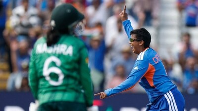 Chasing 171 runs, Pakistan were bowled out for 106 in 17 overs. (REUTERS)