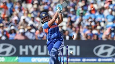 <p>చివర్లో పవర్ హిట్టర్ రిచా ఘోష్ విధ్వంసకర బ్యాటింగ్ తో రెచ్చిపోయింది. ఆమె 17 బంతుల్లోనే 34 రన్స్ కొట్టింది. 5 ఫోర్లు, ఓ సిక్సర్ బాది టీమ్ స్కోరు 170కి చేరడంలో కీలక పాత్ర పోషించింది.</p> (AFP) <p>చివర్లో పవర్ హిట్టర్ రిచా ఘోష్ విధ్వంసకర బ్యాటింగ్ తో రెచ్చిపోయింది. ఆమె 17 బంతుల్లోనే 34 రన్స్ కొట్టింది. 5 ఫోర్లు, ఓ సిక్సర్ బాది టీమ్ స్కోరు 170కి చేరడంలో కీలక పాత్ర పోషించింది.</p> (AFP)
