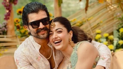 বিয়ের পর বড় সিদ্ধান্ত নিলেন বিজয়-রশ্মিকা! ১৮০ জন শিক্ষার্থীকে দেবেন বৃত্তি?