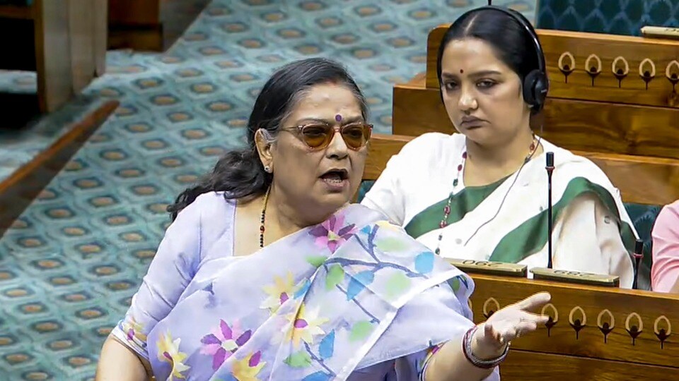 দিল্লি রওনা হওয়ার আগে কাকলি ঘোষ দস্তিদার রবিবার দাবি করেন, বিদ্রোহী শিবিরে সাংসদ সংখ্যা ২০ নয়, বেড়ে ২২ হয়েছে।