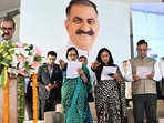 Himachal Pradesh chief minister Sukhvinder Singh Sukhu administering the anti-drug pledge to the newly elected panchayat pradhans and up-pradhans during the oath taking ceremony at Peterhoff, on Shimla. (Deepak Sansta/HT)
