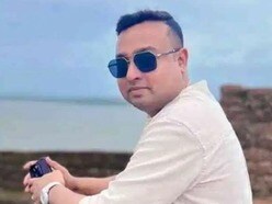 সোমবার তাঁর বিরুদ্ধে গ্রেফতারি পরোয়ানা জারি করেছে মেদিনীপুর মুখ্য বিচারবিভাগীয় ম্যাজিস্ট্রেটের আদালত।