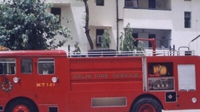 The exact cause of the fire is yet to be ascertained, though preliminary information indicates that the blaze was confined to the electrical box. There was also no immediate information regarding damage to hospital property. (HT_PRINT (Representative)) The exact cause of the fire is yet to be ascertained, though preliminary information indicates that the blaze was confined to the electrical box. There was also no immediate information regarding damage to hospital property. (HT_PRINT (Representative))