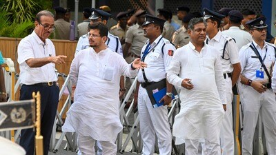 রাজ্য বিধানসভায় ঋতব্রত বন্দ্যোপাধ্যায়ের নেতৃত্বাধীন বিক্ষুব্ধ বিধায়ক শিবির সম্পূর্ণ ভিন্ন রাজনৈতিক অবস্থান নিচ্ছে। (PTI) রাজ্য বিধানসভায় ঋতব্রত বন্দ্যোপাধ্যায়ের নেতৃত্বাধীন বিক্ষুব্ধ বিধায়ক শিবির সম্পূর্ণ ভিন্ন রাজনৈতিক অবস্থান নিচ্ছে। (PTI)