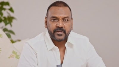Raghava Lawrence: వీధి కుక్క కూడా కరుస్తుంది.. విజయ్ టీవీకే పాలనపై రాఘవ లారెన్స్ కామెంట్స్.. వివాదం రేగడంతో వివరణ Raghava Lawrence: వీధి కుక్క కూడా కరుస్తుంది.. విజయ్ టీవీకే పాలనపై రాఘవ లారెన్స్ కామెంట్స్.. వివాదం రేగడంతో వివరణ