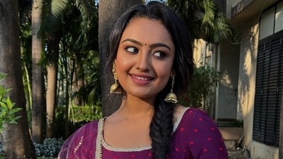২২ বছর বয়সেই আত্মহত্যা ‘কুমকুম ভাগ্য’ খ্যাত অভিনেত্রীর, কাজ করেছেন ভিকির সাথেও, সুশান্তের মৃত্যুদিনেই চরম সিদ্ধান্ত! ২২ বছর বয়সেই আত্মহত্যা ‘কুমকুম ভাগ্য’ খ্যাত অভিনেত্রীর, কাজ করেছেন ভিকির সাথেও, সুশান্তের মৃত্যুদিনেই চরম সিদ্ধান্ত!