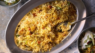 Chef Enayatullah Safi's veg dum biryani takes approximately 70 minutes to prepare.
