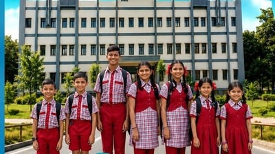 ప్రభుత్వ బడుల్లో కార్పొరేట్ విప్లవం ప్రభుత్వ బడుల్లో కార్పొరేట్ విప్లవం