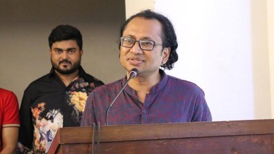 ১৪ জুন সন্ধ্যায় ভারতের রাজধানী দিল্লির ইন্দিরা গান্ধী আন্তর্জাতিক বিমানবন্দরে পৌঁছান বাংলাদেশের প্রধানমন্ত্রী তারেক রহমানের উপদেষ্টা ডঃ জাহেদ-উর রহমান। ১৪ জুন সন্ধ্যায় ভারতের রাজধানী দিল্লির ইন্দিরা গান্ধী আন্তর্জাতিক বিমানবন্দরে পৌঁছান বাংলাদেশের প্রধানমন্ত্রী তারেক রহমানের উপদেষ্টা ডঃ জাহেদ-উর রহমান।