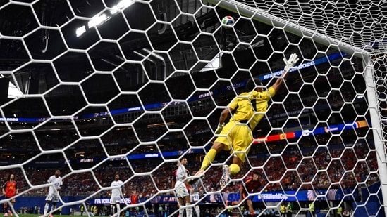 Cape Verde's 40-year-old goalkeeper Vozinha was at his best, putting in multiple heroic saves.(AFP)