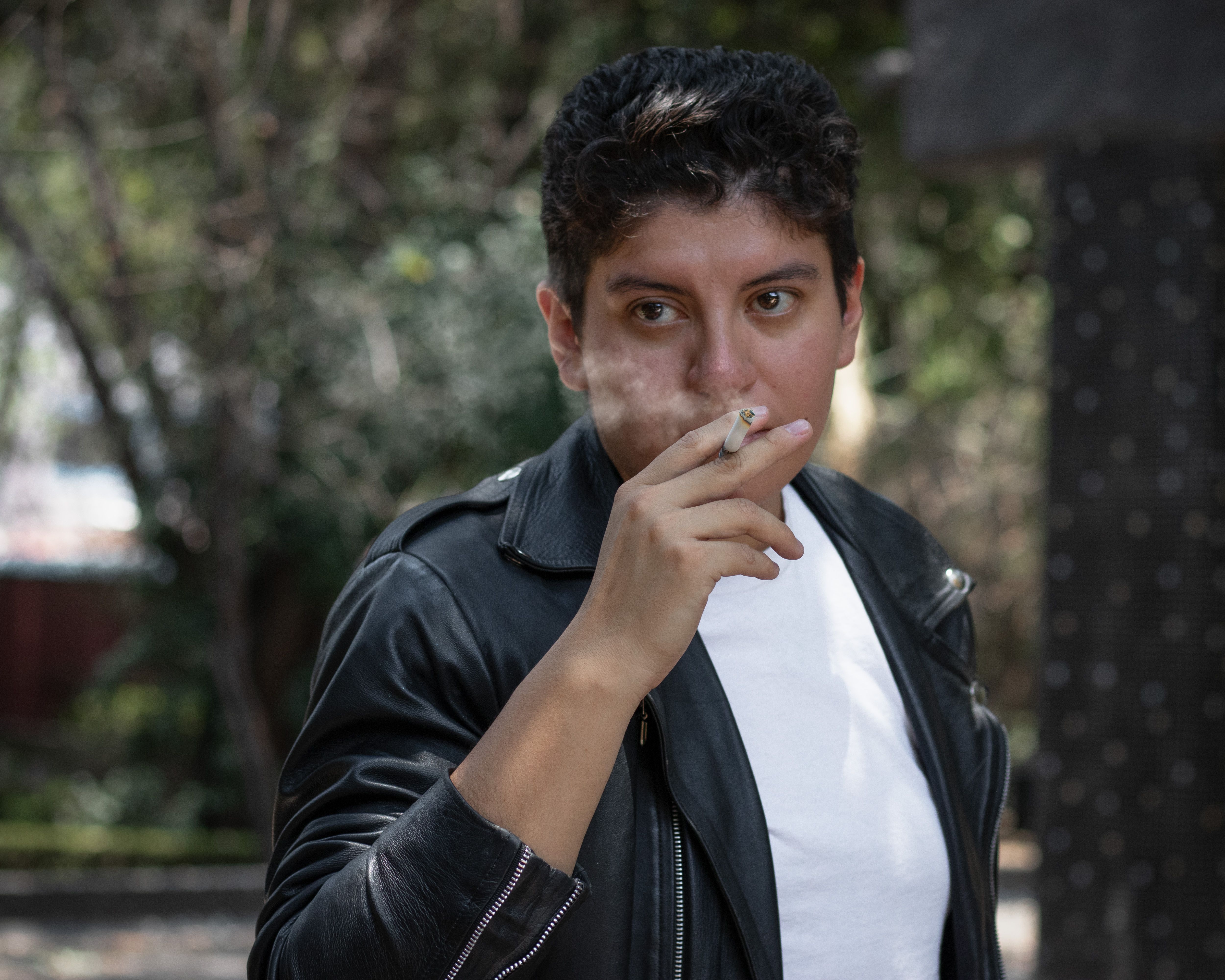 The truth is that all cigarettes have an impact on your body, even when you smoke them occasionally. (Pexel)