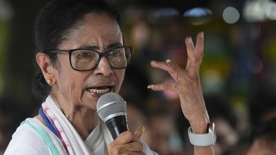 তৃণমূল কংগ্রেসের সাংগঠনিক পুনর্গঠনকে কেন্দ্র করে রাজনৈতিক মহলে নতুন করে শুরু হয়েছে জল্পনা। (HT_PRINT) তৃণমূল কংগ্রেসের সাংগঠনিক পুনর্গঠনকে কেন্দ্র করে রাজনৈতিক মহলে নতুন করে শুরু হয়েছে জল্পনা। (HT_PRINT)