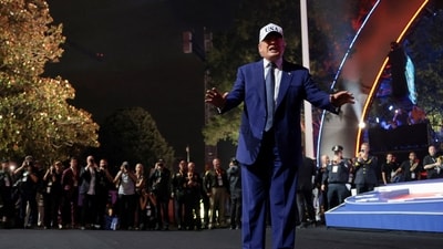 FILE PHOTO: U.S. President Donald Trump gestures as he departs after attending UFC Freedom 250 on the South Lawn of the White House in Washington, D.C., U.S., June 15, 2026. REUTERS/Jonathan Ernst/File Photo (REUTERS)