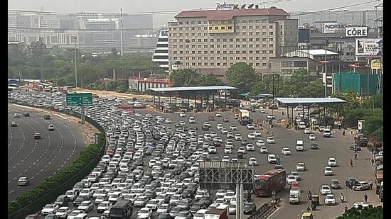 Delhi’s suburban cousin Gurugram is an example of what can go wrong when real estate giants develop a city while the State takes a hands-off approach. (HT Archive)