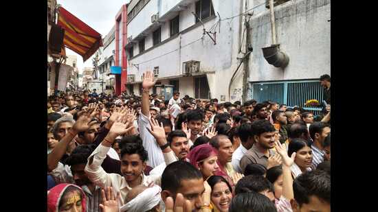 Long queues in lanes of Vrindavan for Banke Behari Temple during Adhik Mas (HT Photo)