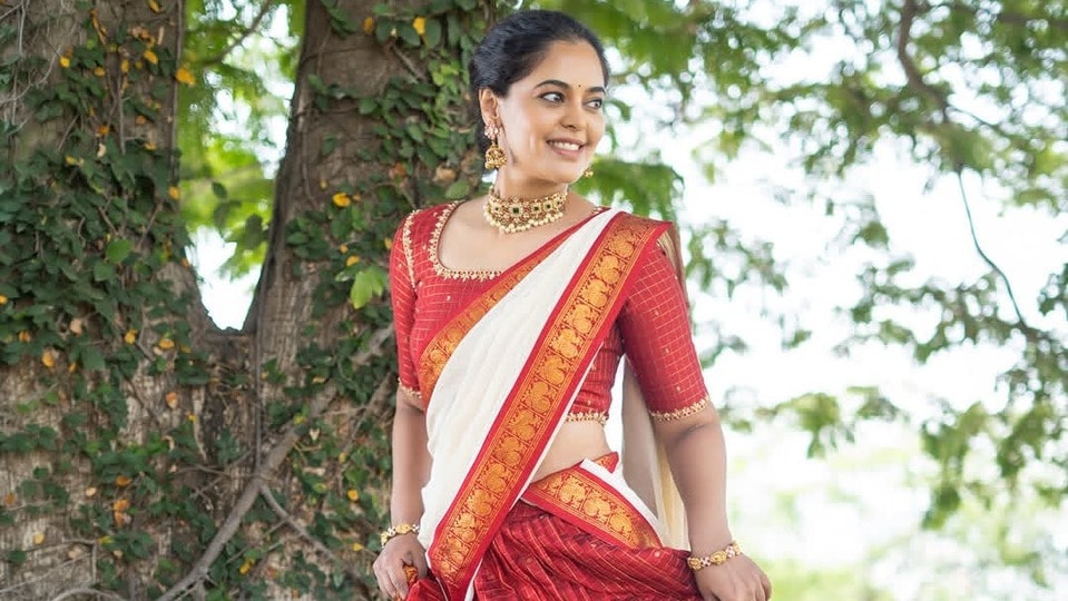 <p>బిగ్ బాస్ తెలుగు ఓటీటీ సీజన్ విన్నర్ గా నిలిచింది బిందు మాధవి. ఇక బిగ్ బాస్ అగ్నిపరీక్ష సీజన్ 1లో జడ్జీగా వ్యవహరించింది. </p>(instagram-Bindu Madhavi)