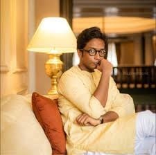 পরিচালকের চরিত্র ধরা দেবেন কে?