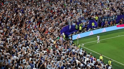 A crowd of 69,045 at Arrowhead Stadium witnessed another Messi masterclass as the Argentina captain climbed alongside Miroslav Klose on 16 World Cup goals, the most in tournament history. (Getty Images via AFP) A crowd of 69,045 at Arrowhead Stadium witnessed another Messi masterclass as the Argentina captain climbed alongside Miroslav Klose on 16 World Cup goals, the most in tournament history. (Getty Images via AFP)