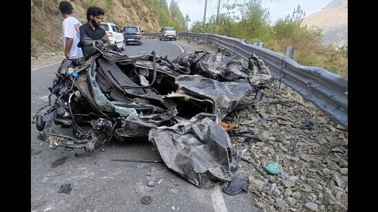 Onlookers at the mishap site in Chamba, Himachal Pradesh.