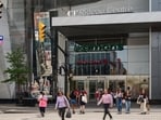 Shoppers walk into CF Rideau Centre in Ottawa, Ontario, Canada. (Bloomberg)