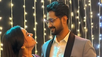 ‘আজ আনন্দীর শরীর থেকে বেরোলাম’, থামল পথচলা! শেষ দিনে কান্নায় ভেঙে পড়লেন অন্বেষা ‘আজ আনন্দীর শরীর থেকে বেরোলাম’, থামল পথচলা! শেষ দিনে কান্নায় ভেঙে পড়লেন অন্বেষা