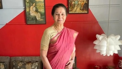 60 ఏళ్లకు తొలిసారి పెళ్లి చేసుకున్న నటి సుహాసిని- కలిసిన 7 రోజులకే లవర్ సైంటిస్ట్తో వివాహం- ఎక్కడ వినని లవ్ స్టోరీ ఇది! 60 ఏళ్లకు తొలిసారి పెళ్లి చేసుకున్న నటి సుహాసిని- కలిసిన 7 రోజులకే లవర్ సైంటిస్ట్తో వివాహం- ఎక్కడ వినని లవ్ స్టోరీ ఇది!