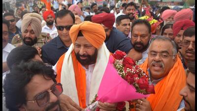 BJP national general secretary Tarun Chugh with Punjab BJP president Kewal Singh Dhillon in Amritsar on Thursday. (Sameer Sejhgal/HT) BJP national general secretary Tarun Chugh with Punjab BJP president Kewal Singh Dhillon in Amritsar on Thursday. (Sameer Sejhgal/HT)