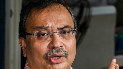 ‘চা, বিস্কুট খাওয়ালেন’, মুখ্যমন্ত্রীর সঙ্গে কেমন আলোচনা হল? মুখ খুললেন কুণাল. (PTI Photo)(PTI05_31_2026_000353B) (PTI) ‘চা, বিস্কুট খাওয়ালেন’, মুখ্যমন্ত্রীর সঙ্গে কেমন আলোচনা হল? মুখ খুললেন কুণাল. (PTI Photo)(PTI05_31_2026_000353B) (PTI)