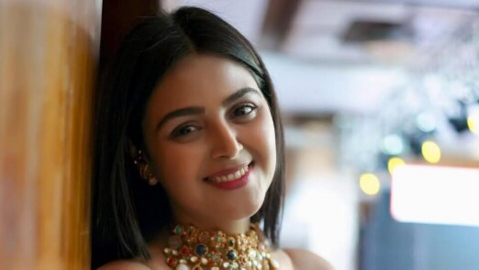 <p>బిగ్ బాస్ 4 తెలుగు సీజన్ లో పార్టిసిపేట్ చేసింది మోనాల్. హౌస్ లో 98 రోజుల పాటు ఉంది. </p>(instagram-Monaal Gajjar)