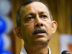 শিলিগুড়ির মেয়র ও বর্ষীয়ান তৃণমূল নেতা গৌতম দেব মেয়র পদ থেকে ইস্তফা দেওয়ার সিদ্ধান্ত নিয়েছেন বলে দাবি রিপোর্টে