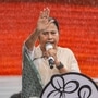 আদালত অবমাননার মামলায় শুক্রবার নোটিস দেওয়া হয়েছে তৃণমূল চেয়ারপার্সন মমতা বন্দ্যোপাধ্যায় এবং দলের সর্বভারতীয় সাধারণ সম্পাদক অভিষেক বন্দ্যোপাধ্যায়কে।