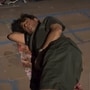 Comedian: నడిరోడ్డుపై బట్టలు ఉతికి.. భక్తులతో కలిసి నేలపైనే నిద్రపోయిన స్టార్ కమెడియన్.. వైరల్ వీడియో వెనుక అసలు స్టోరీ