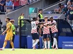 The United States powered into the last 32 of the World Cup