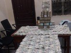 బ్యాంక్ లాకర్‌లో రూ.1.50 కోట్ల నగదు