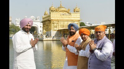BJP national president Nitin Nabin with BJP national general secretary Tarun Chugh, Punjab BJP president Kewal Singh Dhillon and Union railway minister Ravneet Singh Bittu at Golden Temple in Amritsar on Saturday. (Sameer Sehgal/HT) BJP national president Nitin Nabin with BJP national general secretary Tarun Chugh, Punjab BJP president Kewal Singh Dhillon and Union railway minister Ravneet Singh Bittu at Golden Temple in Amritsar on Saturday. (Sameer Sehgal/HT)