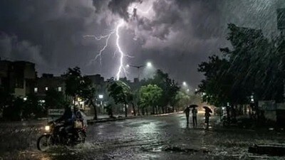 తెలంగాణకు భారీ వర్ష సూచన తెలంగాణకు భారీ వర్ష సూచన
