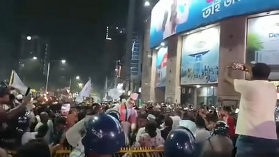 ‘ভারতীয় আধিপত্যবাদের’ বিরুদ্ধে ১১ দফা দাবি উত্থাপন করেছে এই বাংলাদেশ আজাদ পার্টি। ‘ভারতীয় আধিপত্যবাদের’ বিরুদ্ধে ১১ দফা দাবি উত্থাপন করেছে এই বাংলাদেশ আজাদ পার্টি।
