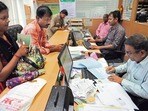 బ్యాంకులకు వరుసగా 4 రోజుల సెలవులు..!