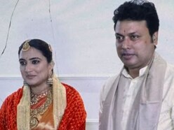 ত্রিপুরার প্রাক্তন মুখ্যমন্ত্রী এবং বর্তমান বিজেপি সাংসদ বিপ্লব কুমার দেব দ্বিতীয়বার বিয়ে করলেন। 