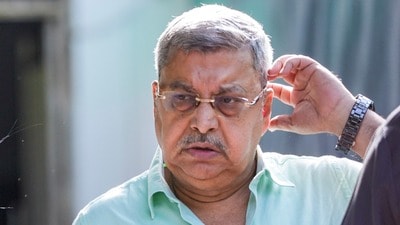 তৃণমূল কংগ্রেসের অন্যতম প্রবীণ নেতা ও আইনজীবী কল্যাণ বন্দ্যোপাধ্যায়ের সঙ্গে দলের শীর্ষ নেতৃত্বের দূরত্ব কি ক্রমশ বাড়ছে? (PTI) তৃণমূল কংগ্রেসের অন্যতম প্রবীণ নেতা ও আইনজীবী কল্যাণ বন্দ্যোপাধ্যায়ের সঙ্গে দলের শীর্ষ নেতৃত্বের দূরত্ব কি ক্রমশ বাড়ছে? (PTI)