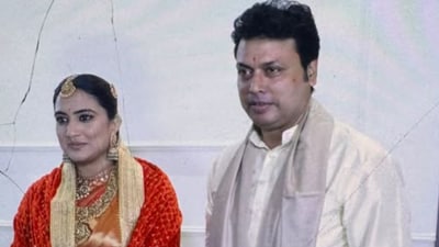 ত্রিপুরার প্রাক্তন মুখ্যমন্ত্রী এবং বর্তমান বিজেপি সাংসদ বিপ্লব কুমার দেব দ্বিতীয়বার বিয়ে করলেন।